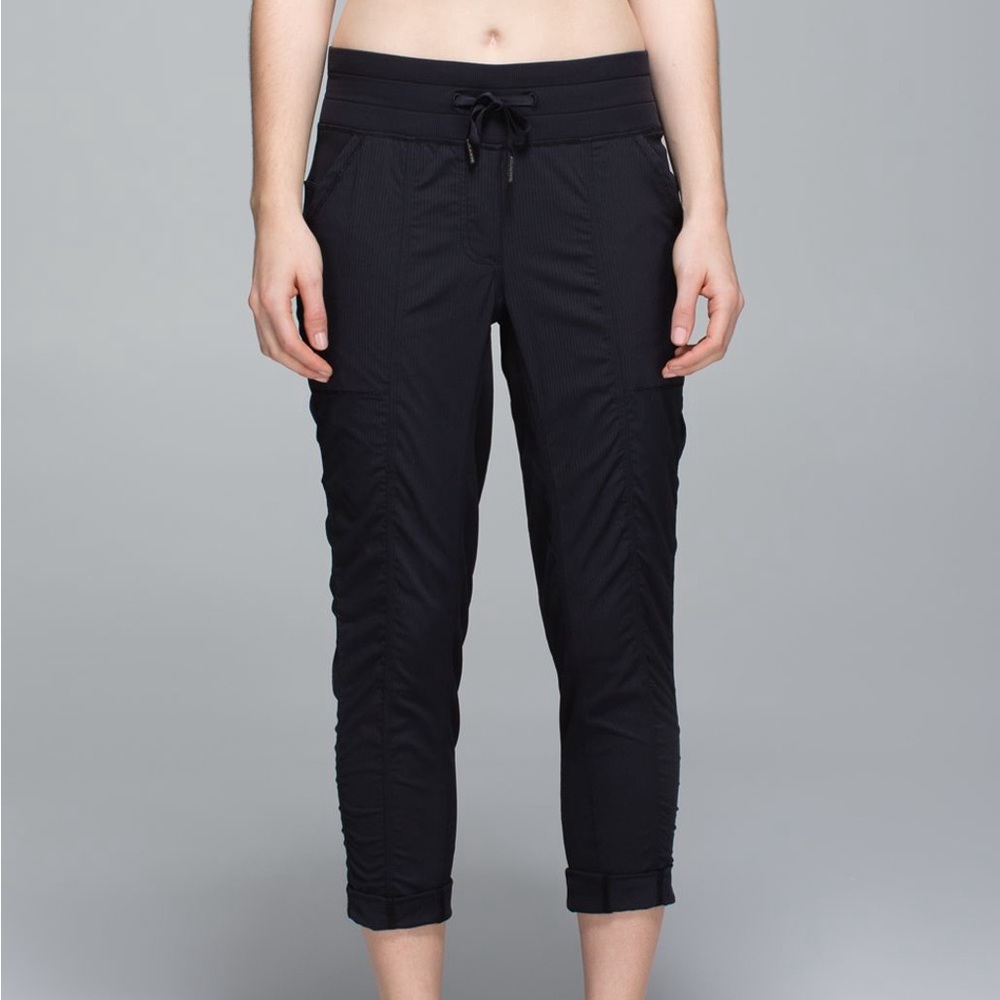 Lululemon Street to Studio Cropped Pants in Black